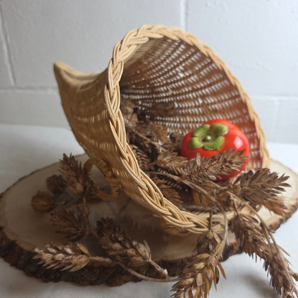 Vintage Woven Wicker Cornucopia Basket Thanksgiving Harvest Centerpiece Natural